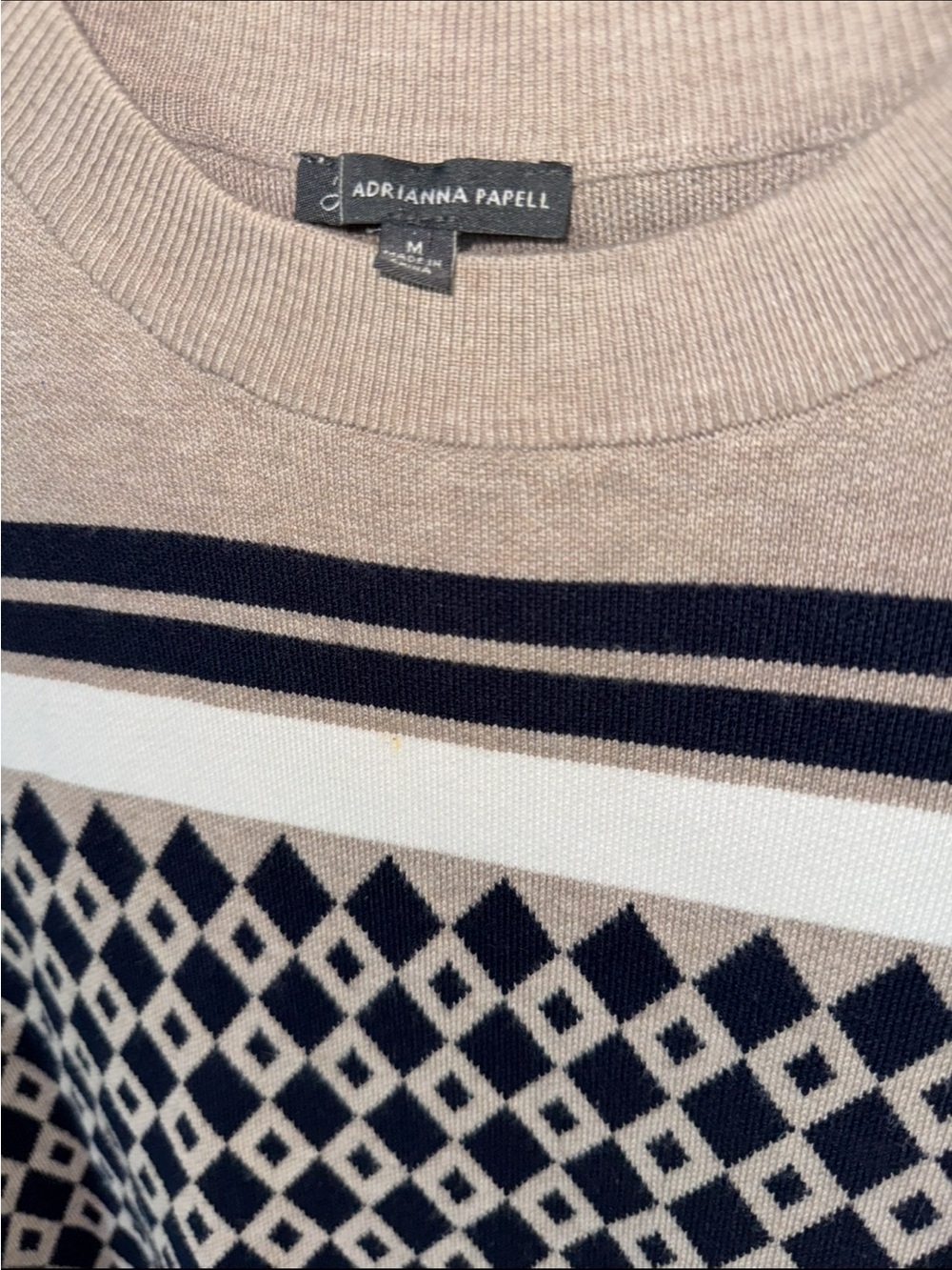 Adrianna Papell Cream & Black Diamond Knit Short Sleeve Geometric Top Medium - Picture 6 of 7